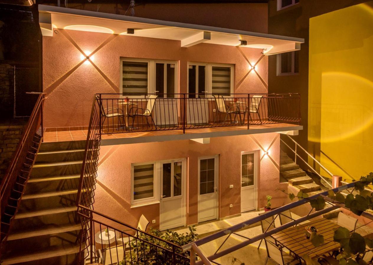 Apartments Vujicic Tivat Exteriör bild